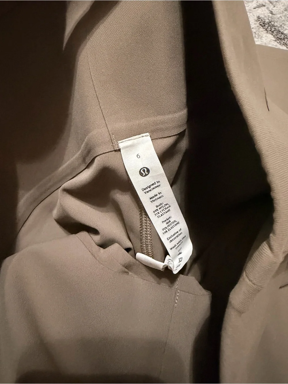 lululemon athletica ease pull
